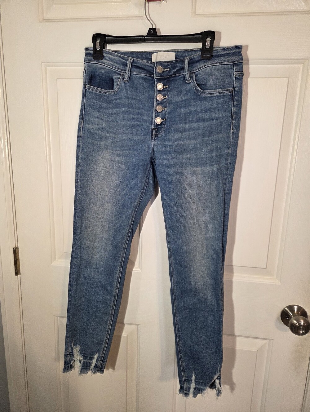 Vervet Velvet 29 Mid Rise Ankle Distressed Jeans